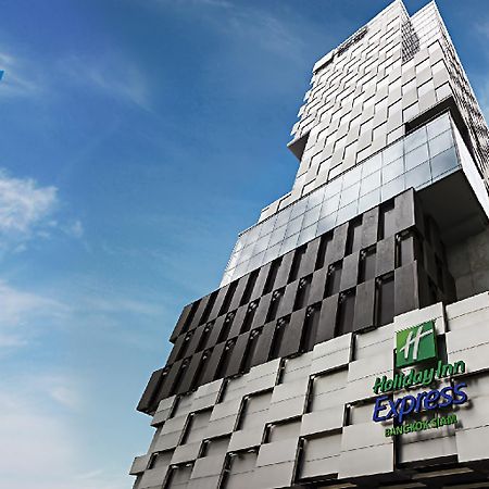 Holiday Inn Express Bangkok Siam By Ihg Exterior photo