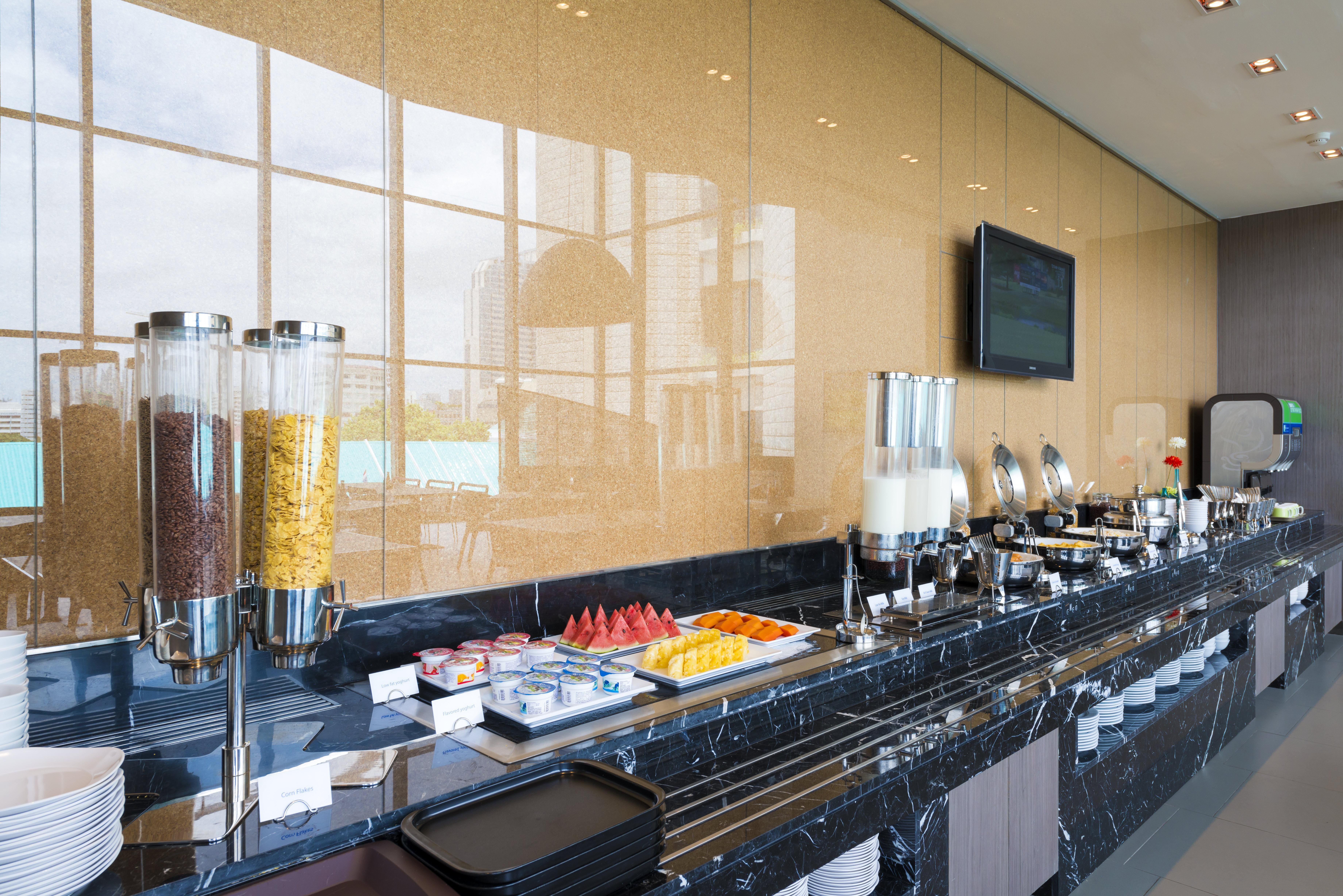 Holiday Inn Express Bangkok Siam By Ihg Exterior photo